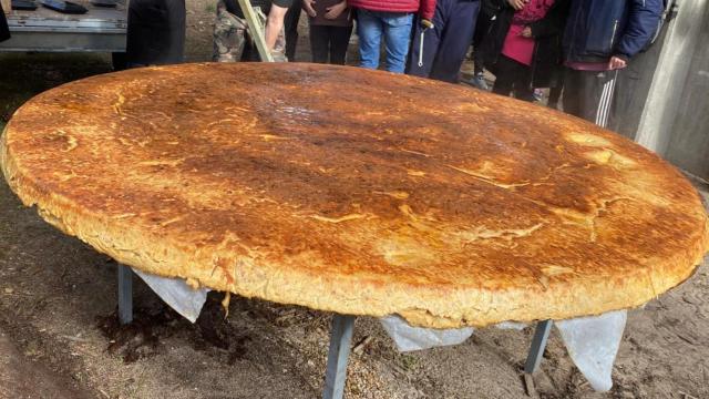 La tortilla gigante que se elabora en un pueblo de Valladolid
