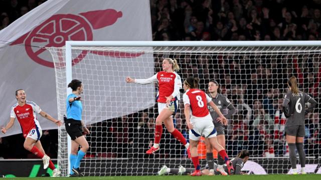 Alessia Russo celebra uno de los goles marcados en el partido.