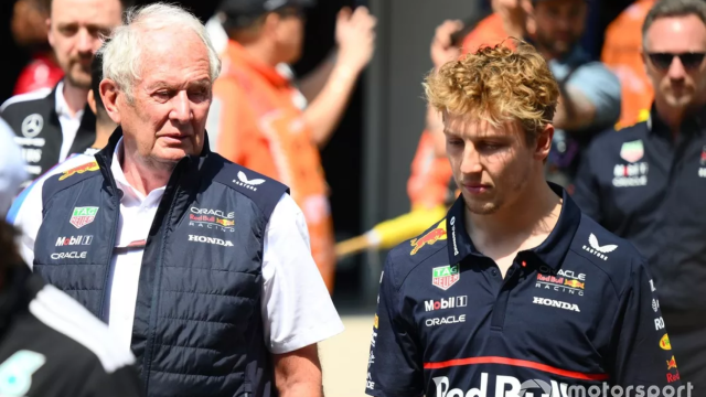 Helmut Marko junto con Liam Lawson.