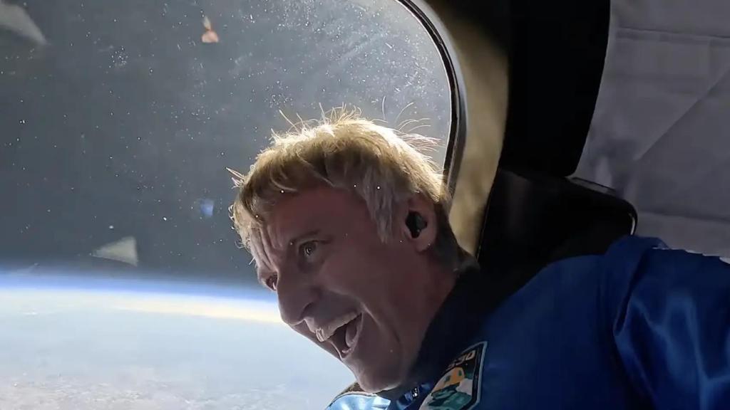 Jesús Calleja en el interior del New Shepard de Blue Origin.