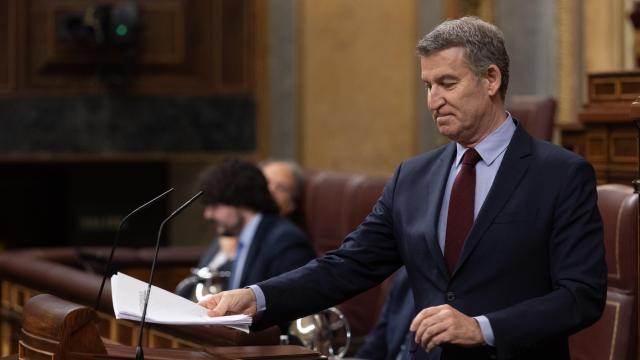 Alberto Núñez Feijóo, presidente del PP, este miércoles durante su réplica a Pedro Sánchez en el Congreso de los Diputados.