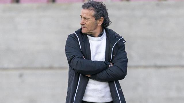 Luisito, cesado como entrenador de la SD Compostela.