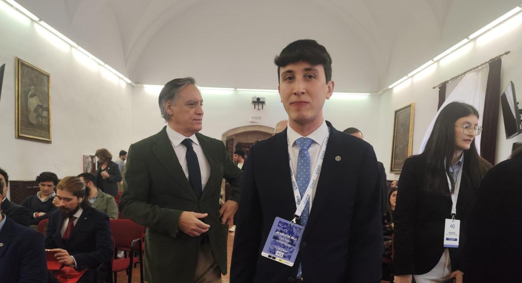 El presidente de AEUS, José Javier Sendín González