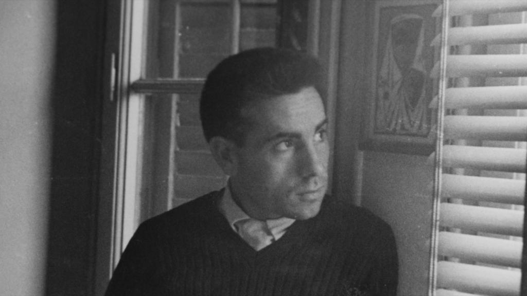 Agustín Gómez Arcos en un momento del documental 'Un hombre libre'.