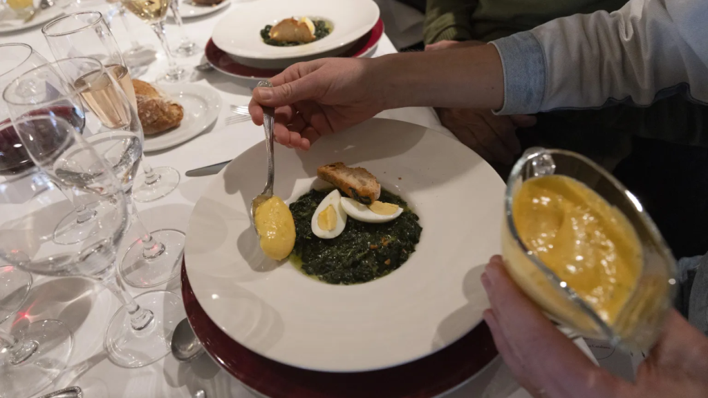 Detalle de una de las recetas de este recetario del siglo XVIII, que documenta el origen menorquín, y no francés, de la salsa mahonesa.