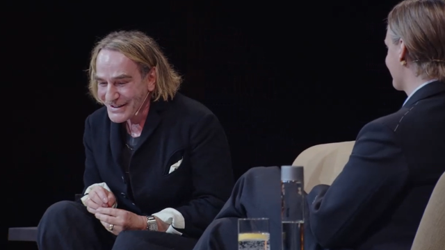 El diseñador John Galliano imparte una charla de lujo en la sede de Inditex de Arteixo (A Coruña)