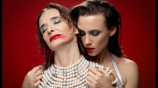 Ana Torrent y Aura Garrido protagonizan una historia de amor (o desamor) en 'Las amargas lágrimas de Petra von Kant'