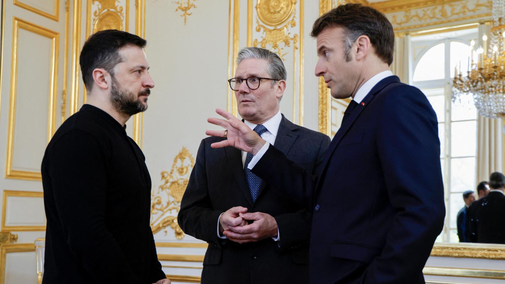 Cumbre de la Coalición de los Voluntarios en el Palacio del Elíseo de París.