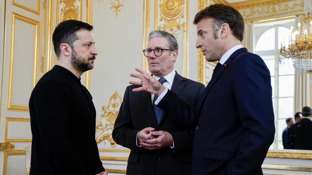 Cumbre de la Coalición de los Voluntarios en el Palacio del Elíseo de París.