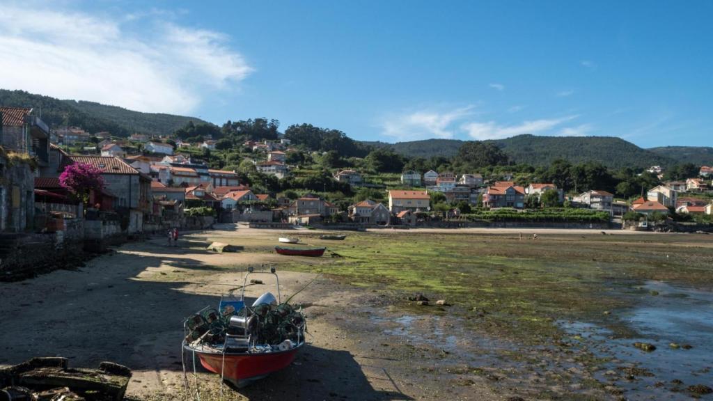 Praia do Padrón con marea baja (Combarro)
