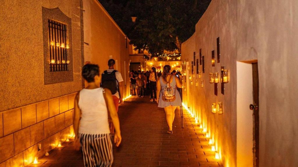 Paseando entre Velas en Vícar.