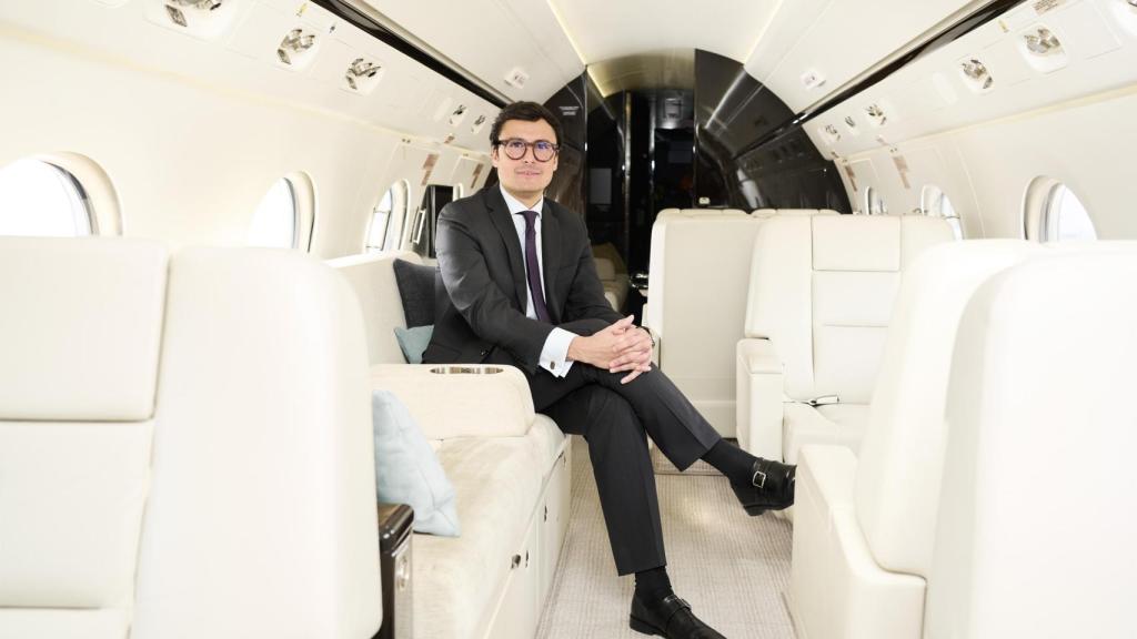 Carlos Matallana en un jet privado.