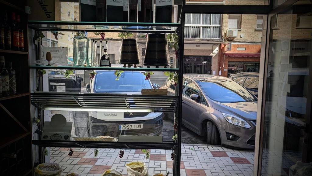 Así se ve la calle desde el mostrador.