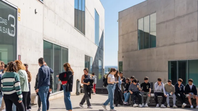 Facultad de Ciencias de la Salud en el campus de Villanueva de Gállego de la Universidad San Jorge