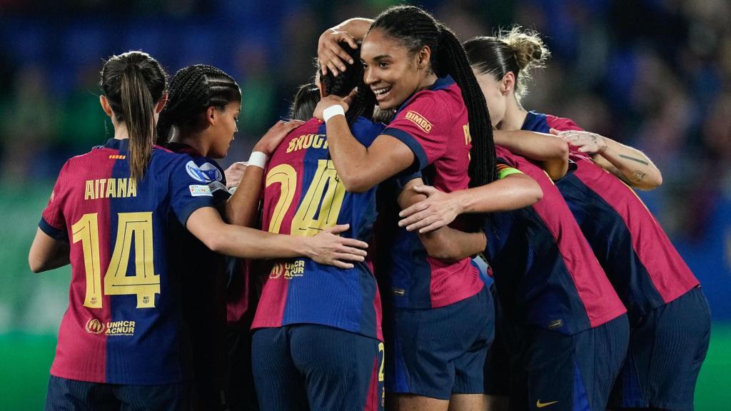 El Barça femenino celebra un gol contra el Wolfsburgo.
