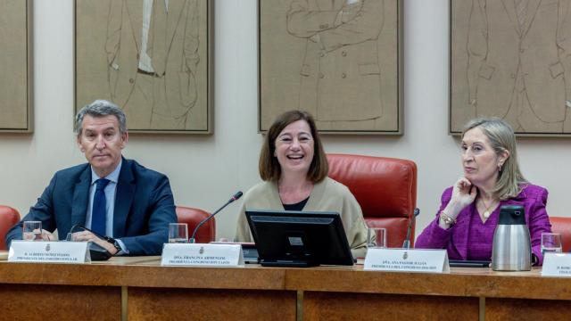 Alberto Núñez Feijóo, Francina Armengol y la exministra Ana Pastor.