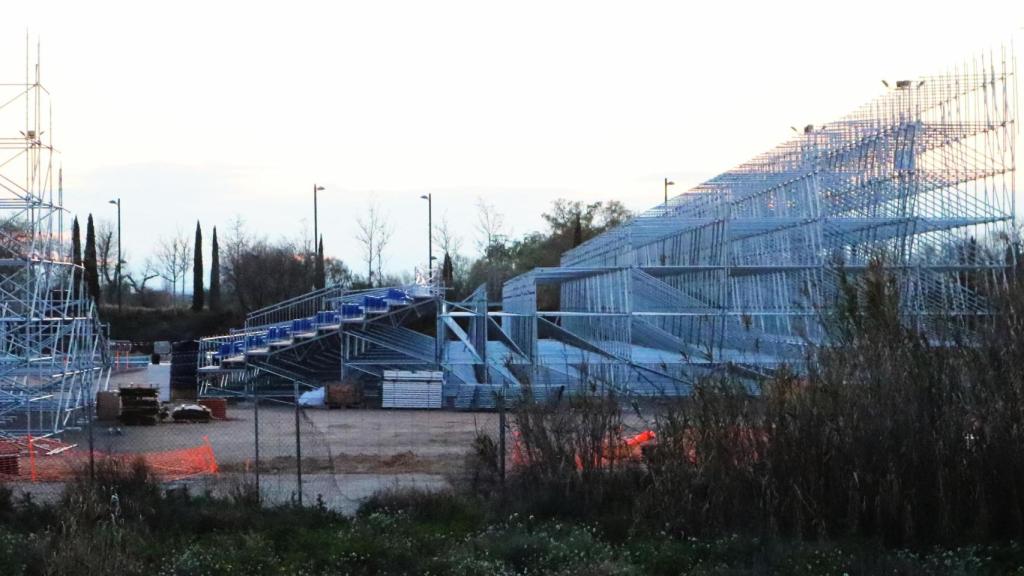 Obras del estadio portátil del Parking Norte de Zaragoza