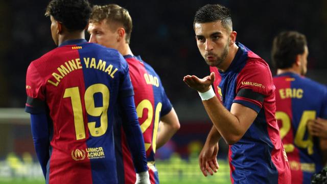 Ferran lanza un beso para celebrar su gol ante Osasuna.