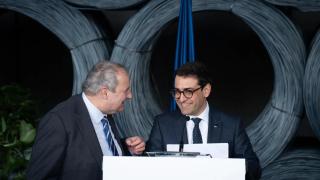 El ministro de Industria y Turismo, Jordi Hereu (i), y el vicepresidente ejecutivo de la CE para la Prosperidad y la Estrategia Industrial, Stéphane Séjourné.