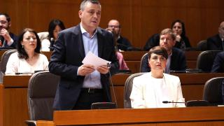 Fernando Sabés, portavoz del PSOE Aragón, en la sesión plenaria en las Cortes de Aragón