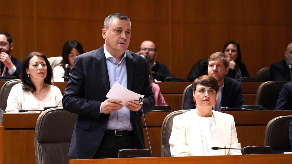 Fernando Sabés, portavoz del PSOE Aragón, en la sesión plenaria en las Cortes de Aragón