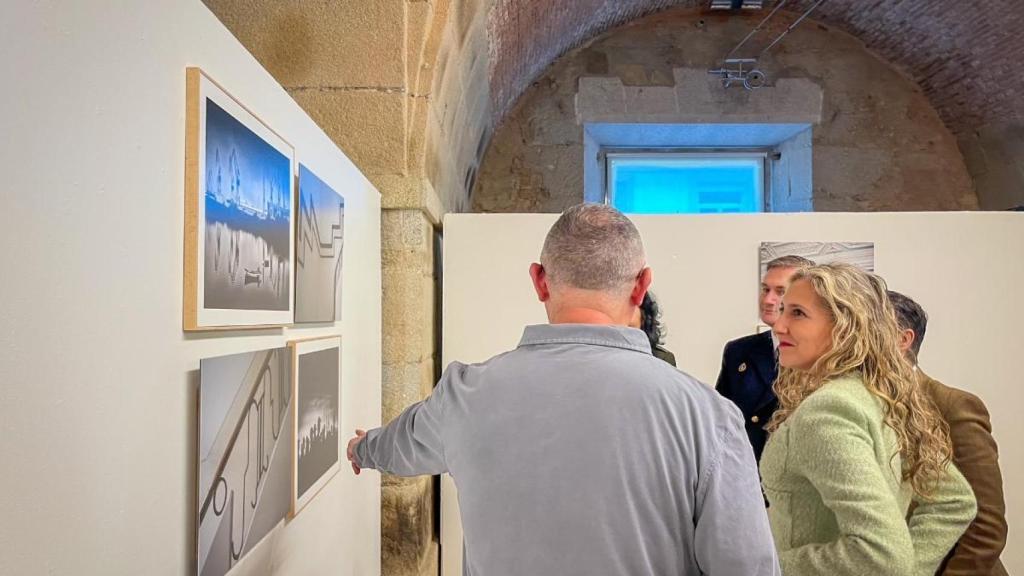 La exposición 'Diálogos' muestra Ferrol bajo la óptica de los fotógrafos José Pardo y Jorge Meis