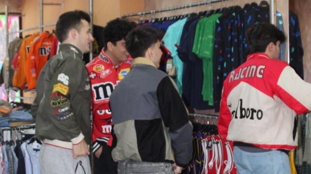 Billy's Valencia. EE