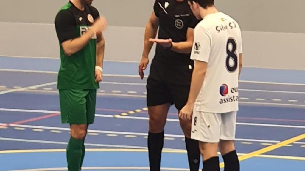 Manuel, en una imagen previa al inicio del partido de Asperga FC.