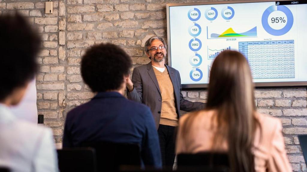 La Universidad Camilo José Cela presenta una nueva cátedra con la colaboración de Amazon Web Services.