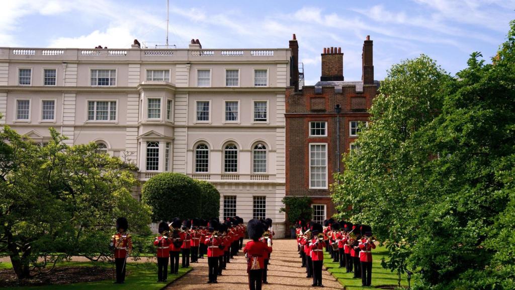 Fachada de Clarence House, situada a 800 metros del palacio de Buckingham.