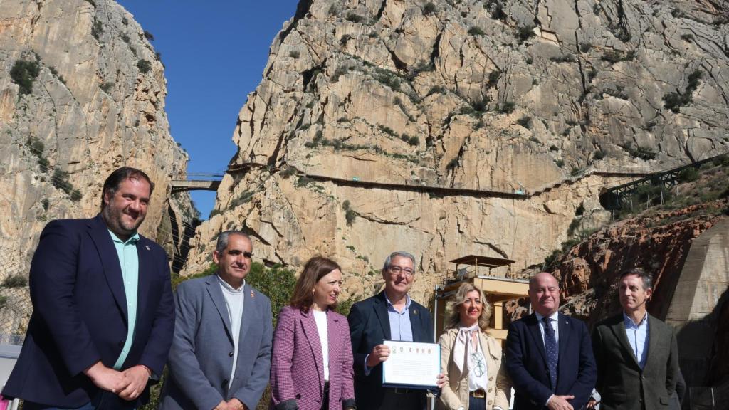 Acto de colocación de la primera piedra.