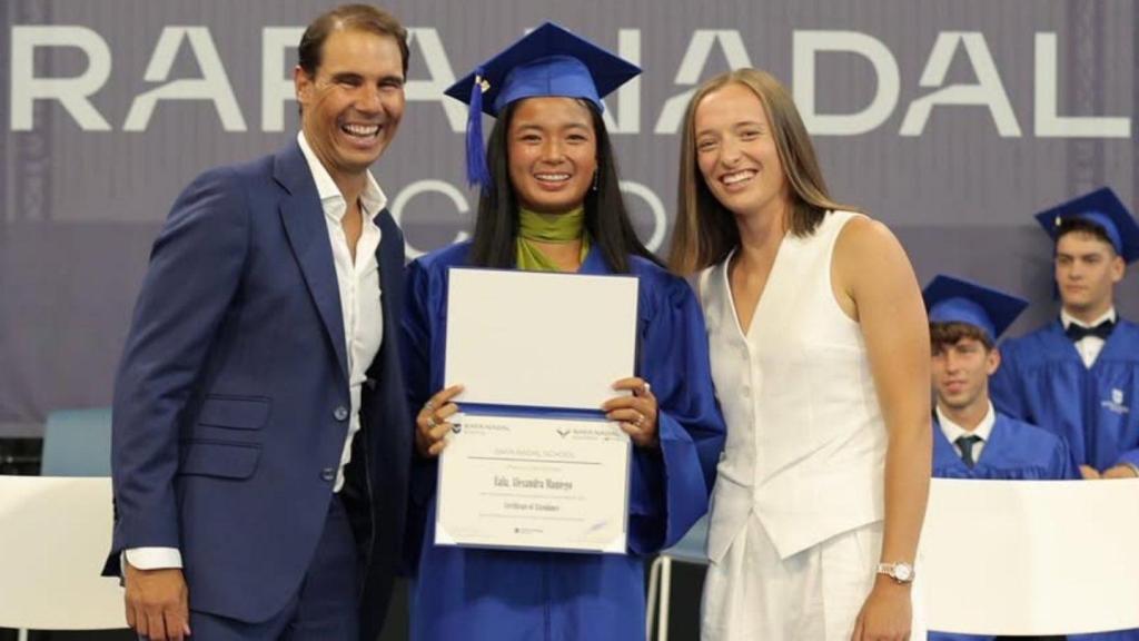 Nadal, junto a Eala y Swiatek en la graduación de la Rafa Nadal Academy.