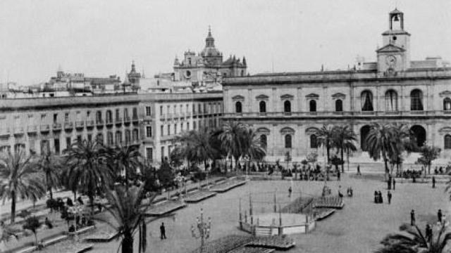 La Plaza Nueva de Sevilla en una imagen de 1893.