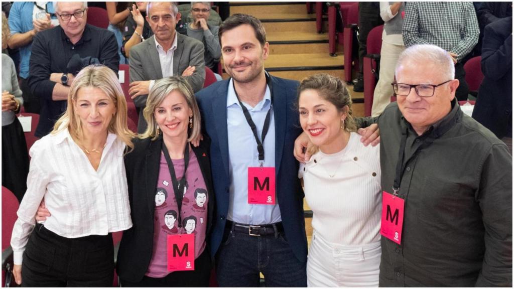 La vicepresidenta segunda, Yolanda Díaz; la secretaria de Organización de Sumar, Lara Hernández; y el portavoz de la comisión promotora de Sumar Galicia, Paulo Carlos López