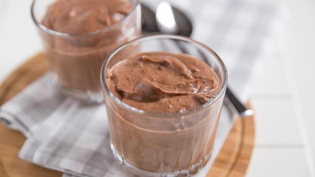 Mousse de chocolate (Imagen de archivo)