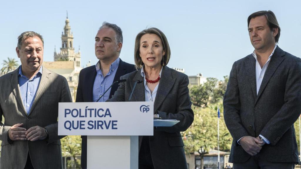 Cuca Gamarra, Elías Bendodo, Antonio Repullo y Ricardo Sánchez, durante la rueda de prensa previa a la 27ª Interparlamentaria del PP que se celebra este fin de semana en Sevilla.