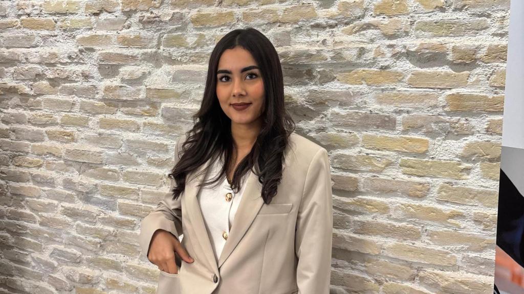 Imene, argelina en Zaragoza.