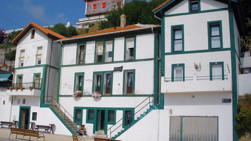 Casas de Anbekokale junto a la carretera del Puerto Viejo a Ereaga, en Algorta, Getxo (Vizcaya)