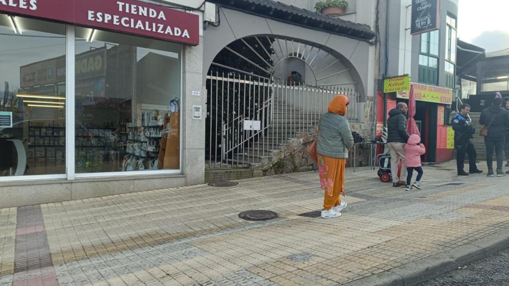 Arde la cocina de un restaurante Kebab de O Burgo, en Culleredo (A Coruña)