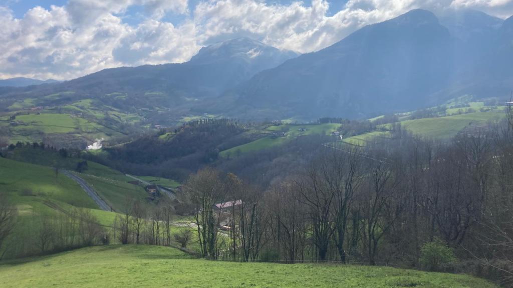 El monte Txindoki (sierra de Aralar).