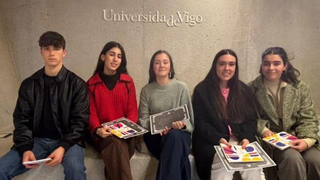 Estudiantes del IES Monelos en la fase regional de las Olimpiadas Europeas, en Vigo
