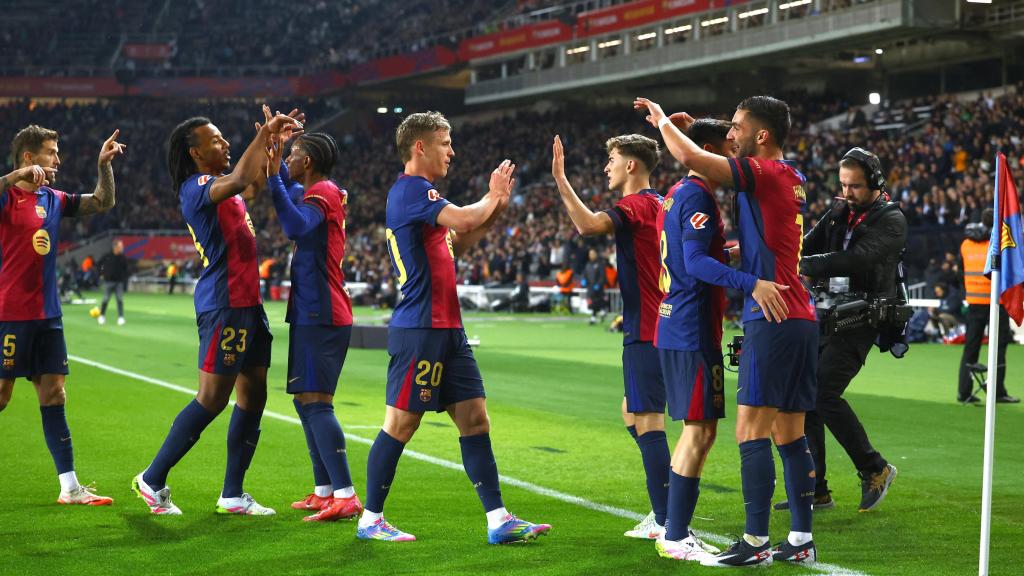 El FC Barcelona celebra su victoria ante Osasuna