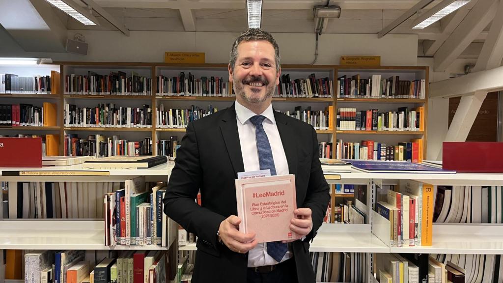 Mariano de Paco Serrano, consejero de Cultura de la Comunidad de Madrid, presentando el Plan estratégico del Libro y la Lectura 2025/2028.