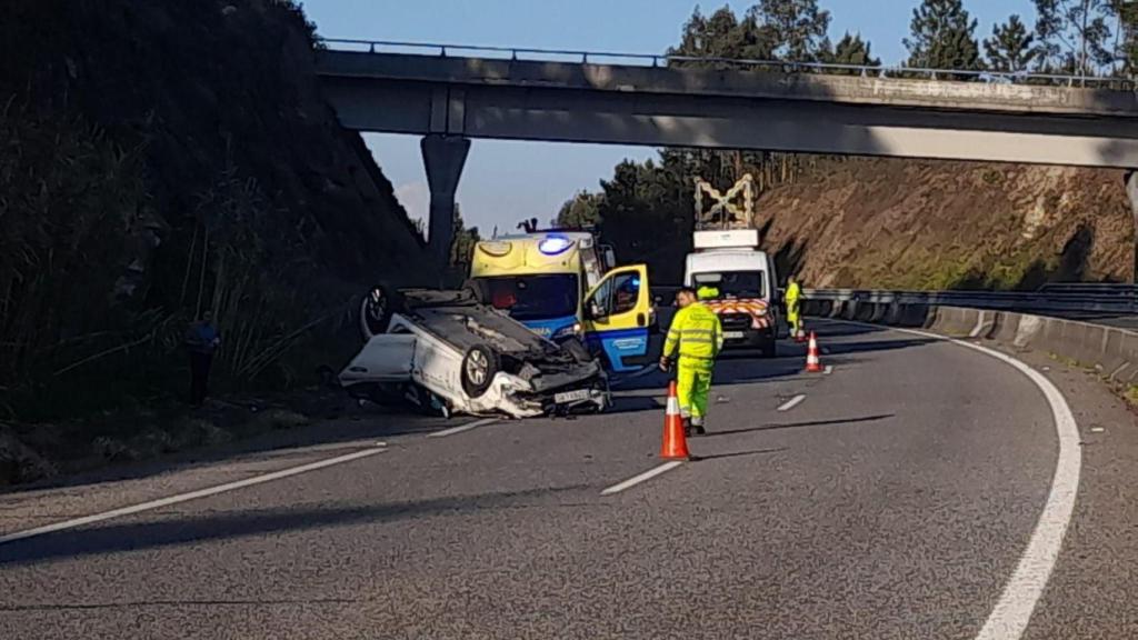 Registrado un accidente de tráfico en la AG-11, en Ribeira.