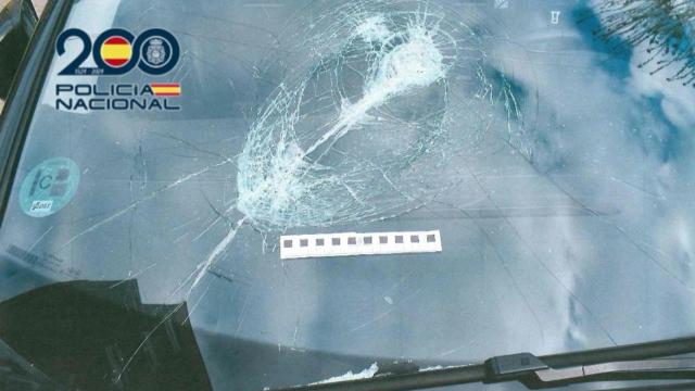 Imagen de la luna delantera del vehículo afectado