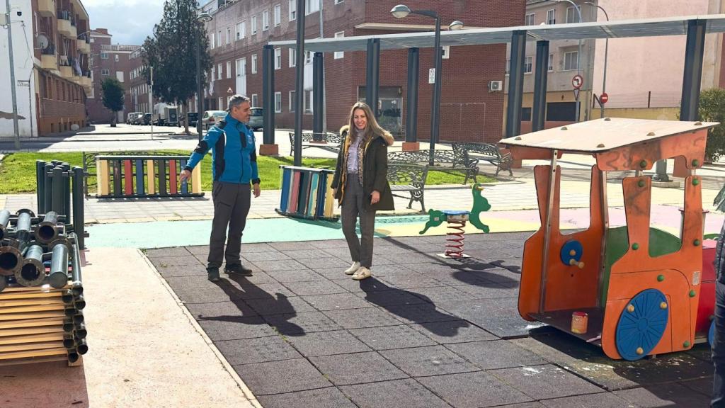 El parque infantil de la Plaza de Castilla y León del municipio salmantino de Santa Marta de Tormes
