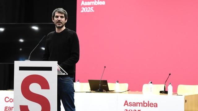 El ministro de Cultura, Ernest Urtasun, este sábado en Rivas Vaciamadrid, durante la apertura de la asamblea estatal de Sumar.