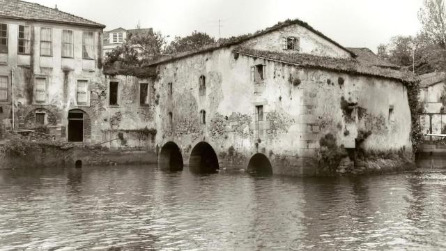 Molinos de la fábrica de Xuvia en la década de 1920. https://cimixnaron.gal