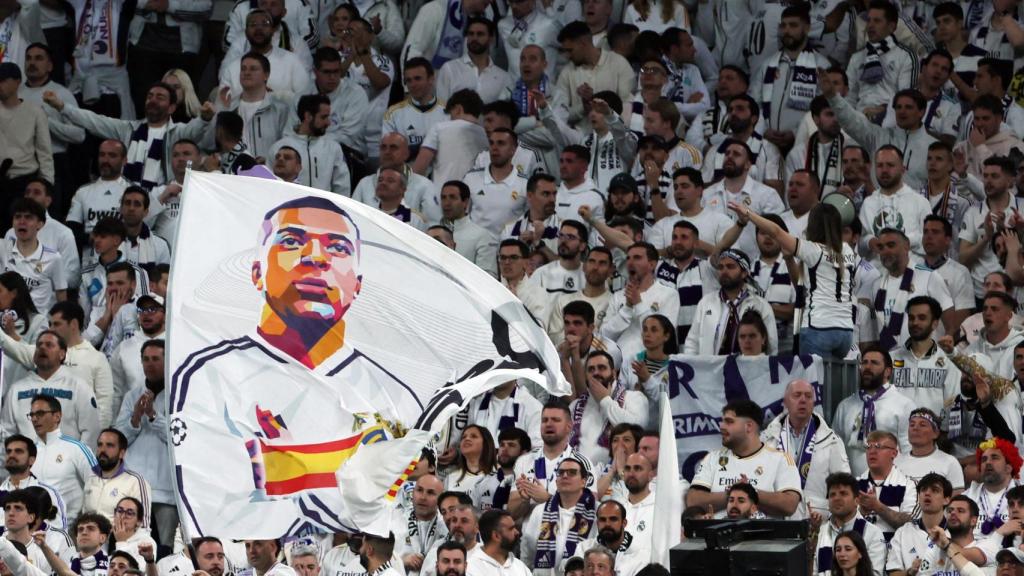 El rostro de Kylian Mbappé, en la grada del Bernabéu.