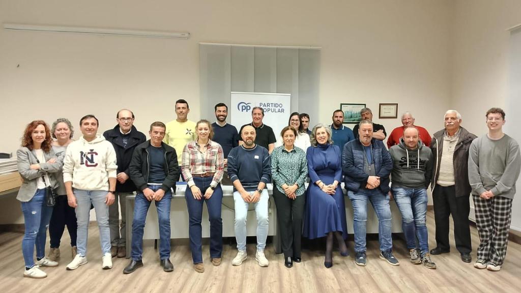 La presidenta del PP de León, Ester Muñoz, durante su reunión con alcaldes populares de la provincia, este domingo